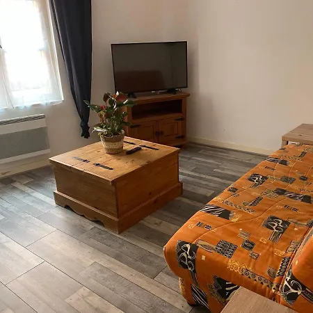 Aurillac, Au Centre De La Apartment