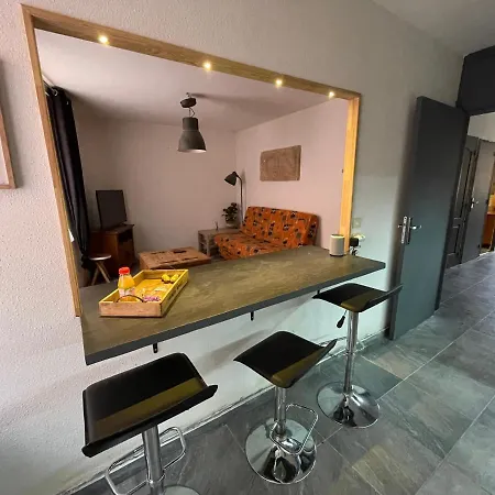 Aurillac, Au Centre De La Apartment